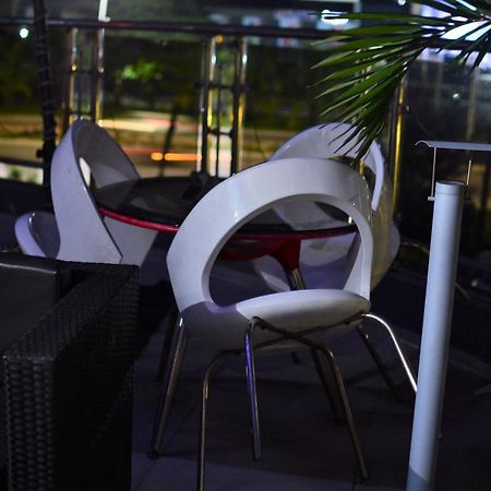 Caesar'S Luxury Hotel Лекки Экстерьер фото