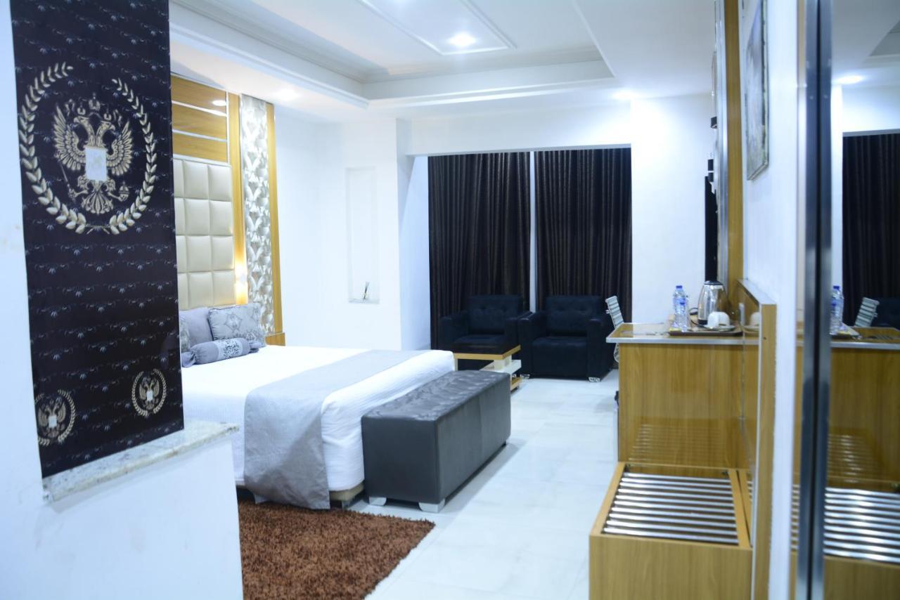 Caesar'S Luxury Hotel Лекки Экстерьер фото