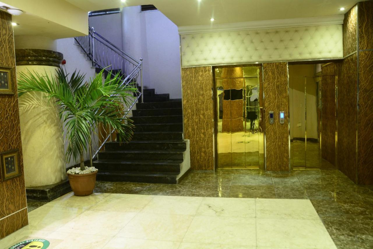 Caesar'S Luxury Hotel Лекки Экстерьер фото