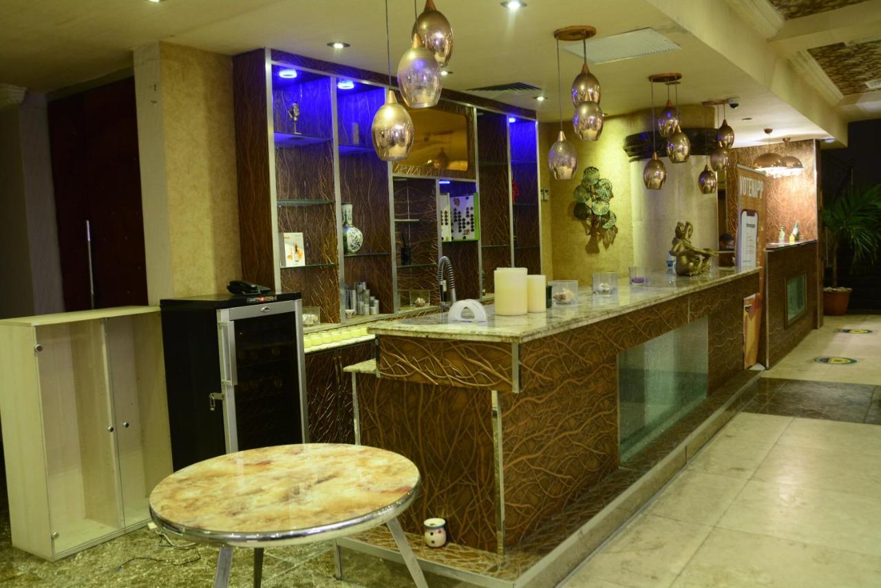 Caesar'S Luxury Hotel Лекки Экстерьер фото