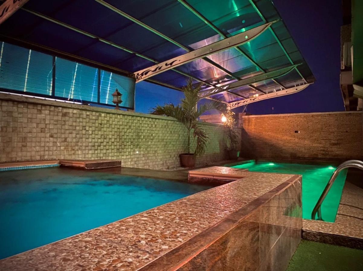 Caesar'S Luxury Hotel Лекки Экстерьер фото