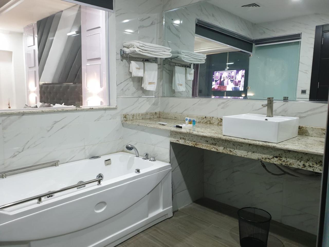 Caesar'S Luxury Hotel Лекки Экстерьер фото