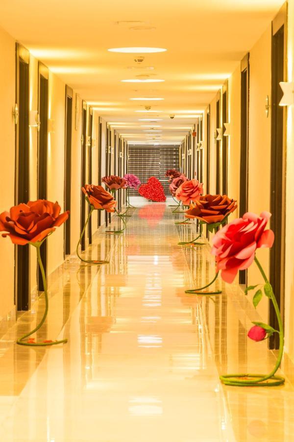 Caesar'S Luxury Hotel Лекки Экстерьер фото